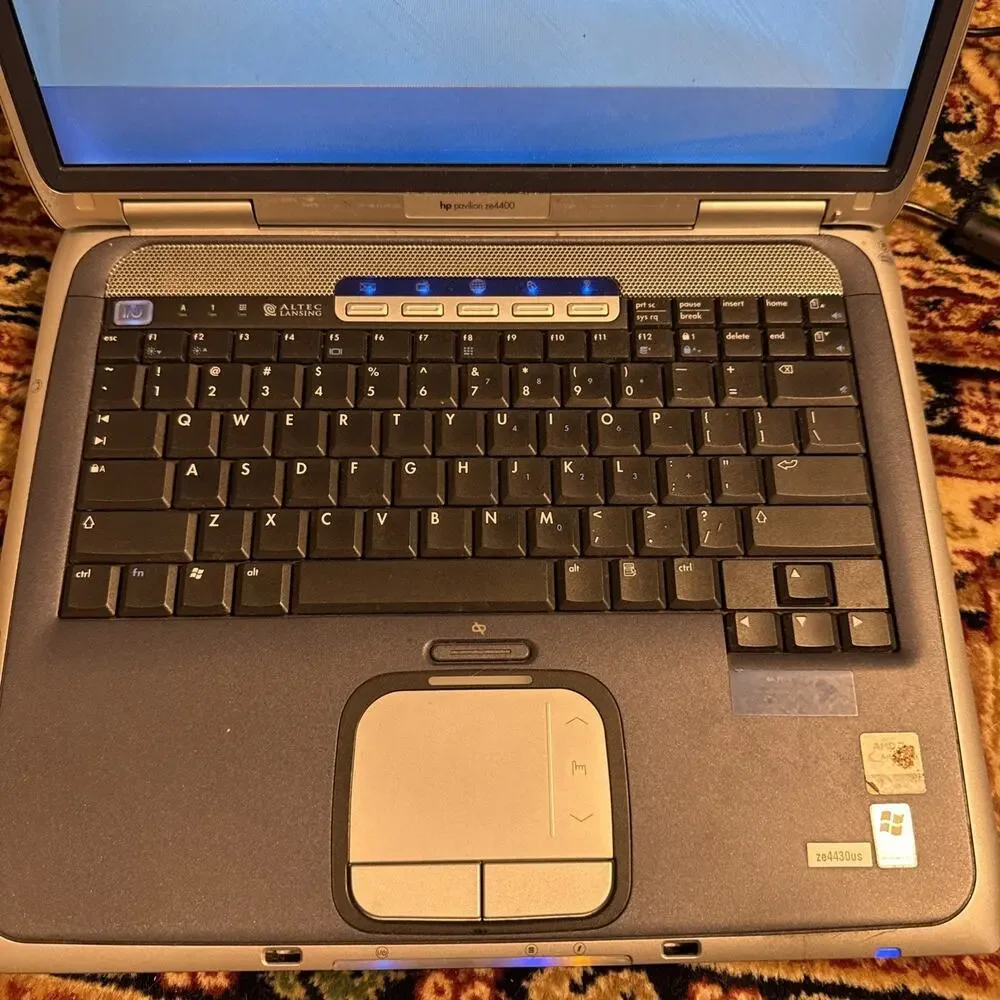 Laptop HP Pavilion ze4400